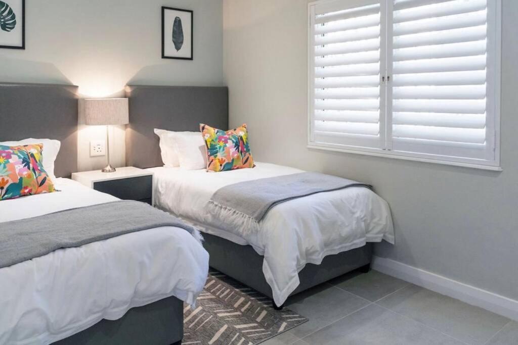 Waterfront Getaway, 2 Bedroom Seaside Bliss Umdloti Exterior foto